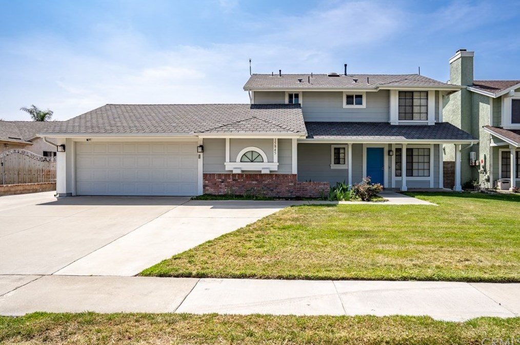 15845 Elaine Dr, Fontana, CA 92336-1733