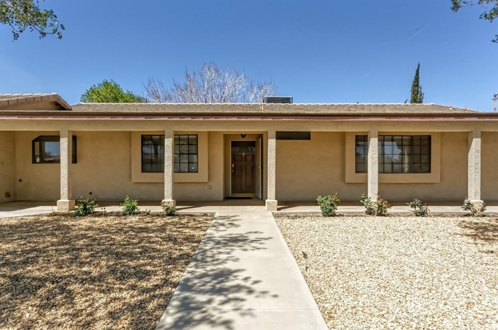9060 Hickory Ave, Hesperia, CA 92345-3759