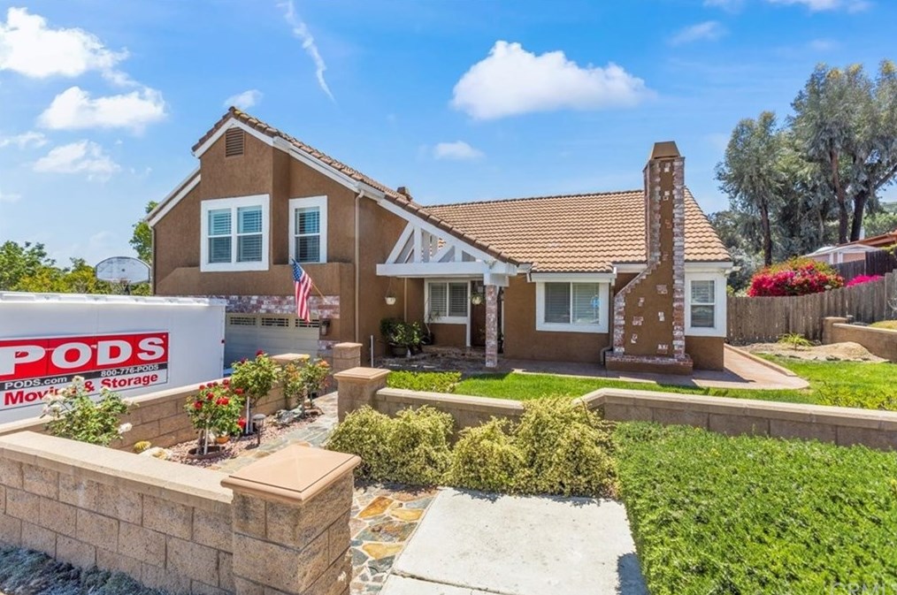 9831 Ivy St, Spring Valley, CA 91977-7030