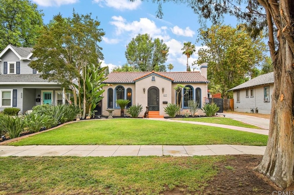 4057 Elmwood Ct, Riverside, CA 92506