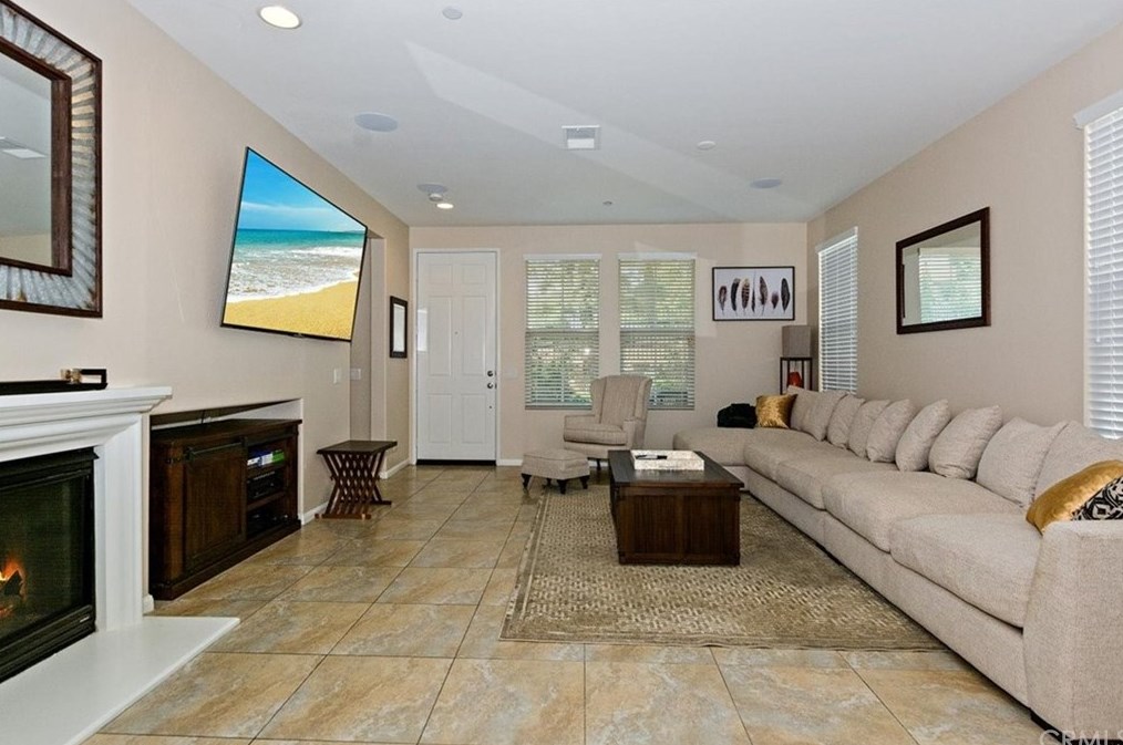 15723 Parkhouse Dr #83, Fontana, CA 92336