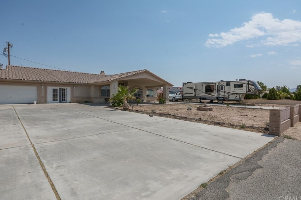 19940 Yucca Loma Rd, Apple Valley, CA 92307-5625