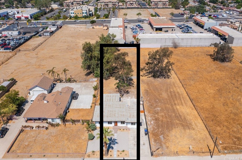 9446 Acacia Ave, Fontana CA  92335-5887 exterior