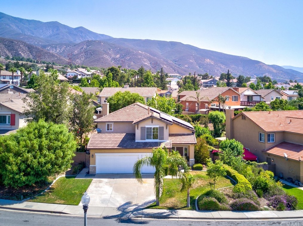 14688 Alberta Ln, Fontana, CA 92336-0672