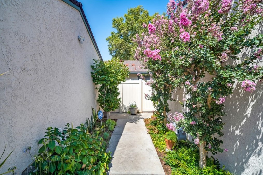 743 Sequoia Ln, Irwindale, CA 91702
