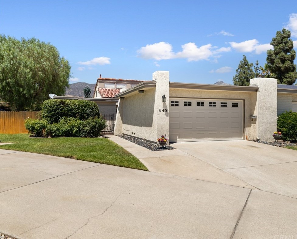 445 Champlain Dr, Claremont, CA 91711-2754