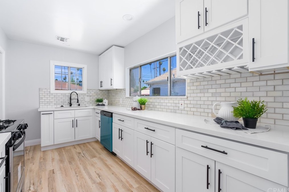 4211 Arlington Ave, Los Angeles CA  90008-4029 exterior