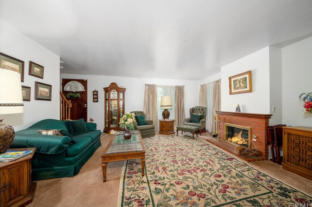 325 Martelo Ave, Pasadena, CA 91107-3246