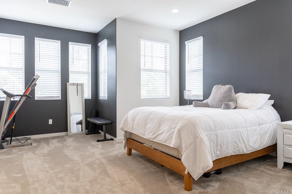 558 Baseline Rd, Claremont CA  91711-1609 exterior