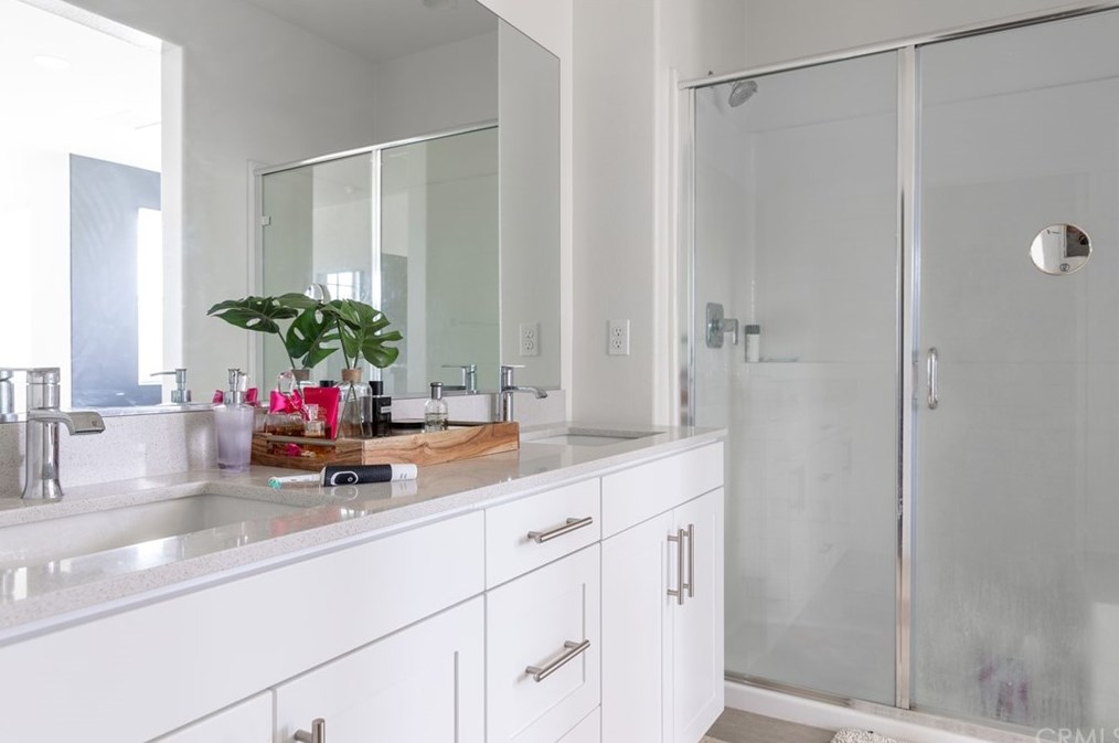 558 Baseline Rd, Claremont CA  91711-1609 exterior