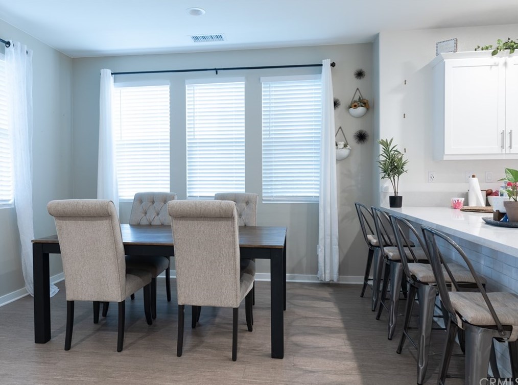 558 Baseline Rd, Claremont CA  91711-1609 exterior