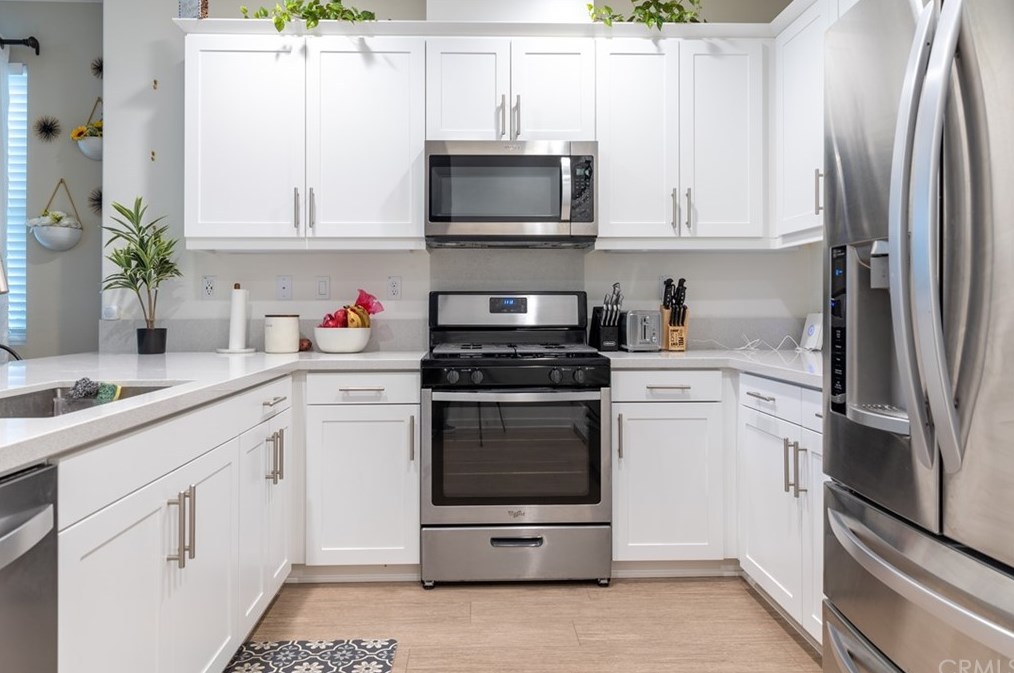 558 Baseline Rd, Claremont CA  91711-1609 exterior