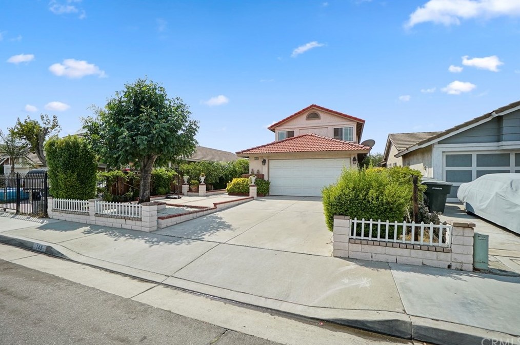 145 Peppertree Dr, Perris, CA 92571