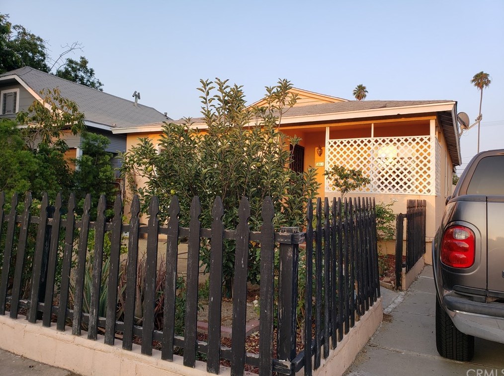 5864 Bonsallo Ave, Los Angeles, CA 90044-6314