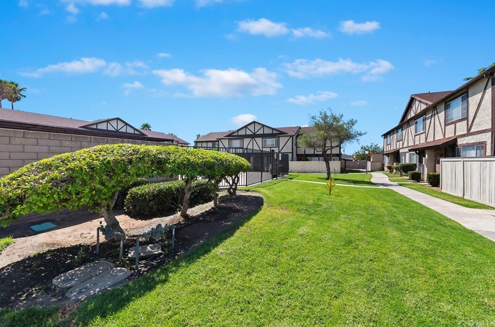 24115 Fir Ave, Moreno Valley CA  92553-2837 exterior