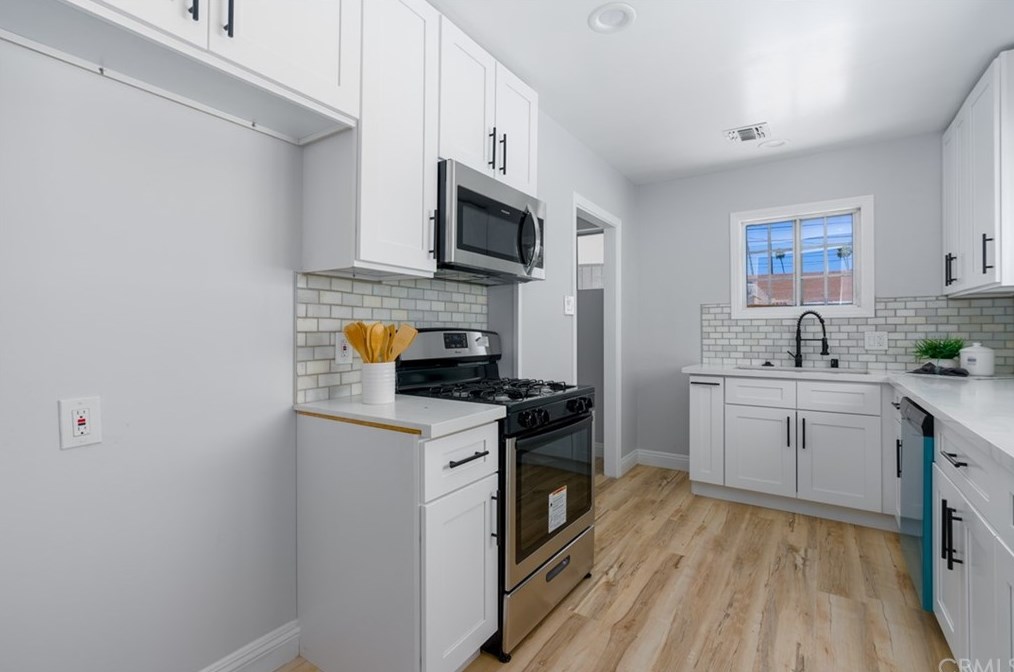 4211 Arlington Ave, Los Angeles CA  90008-4029 exterior