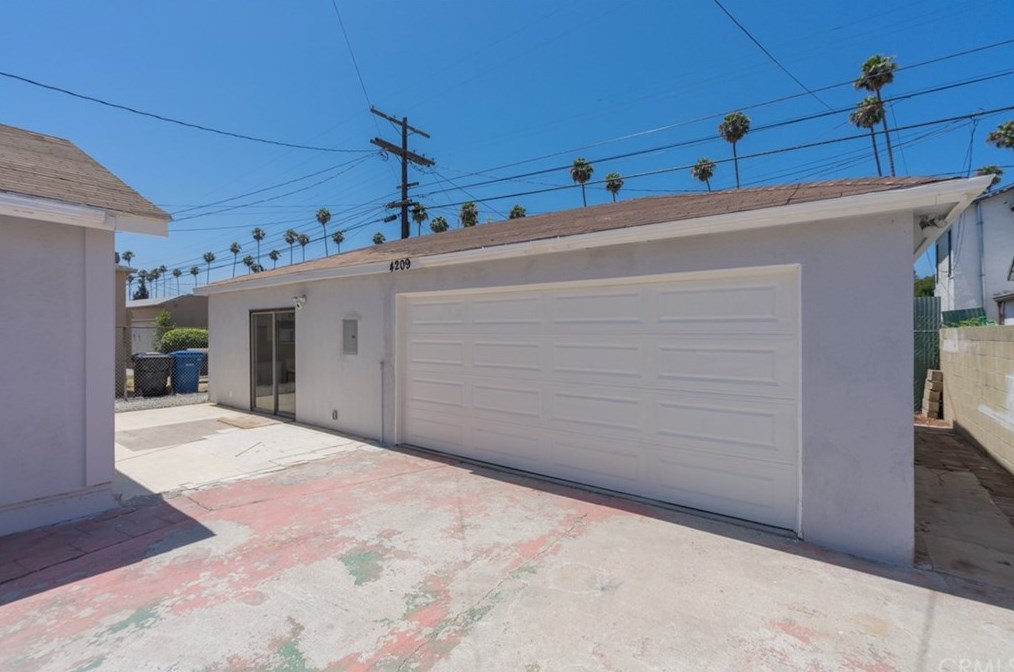 4211 Arlington Ave, Los Angeles CA  90008-4029 exterior