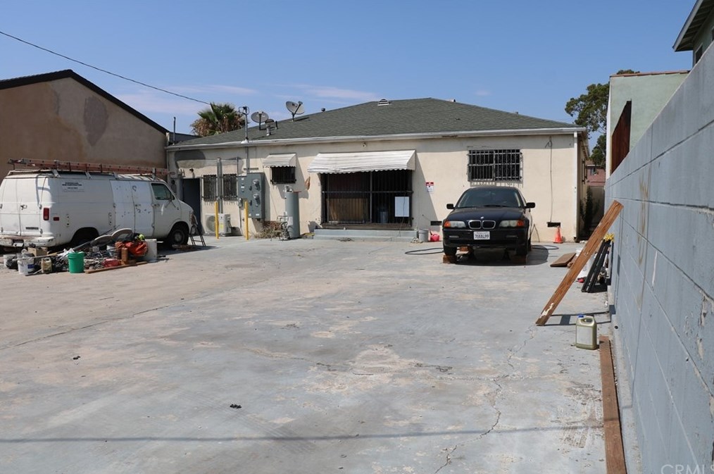 5472 Beverly Blvd, Los Angeles, CA 90022-2207