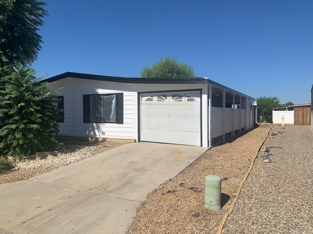 30634 Arenga Palm Dr, Homeland, CA 92548-9505