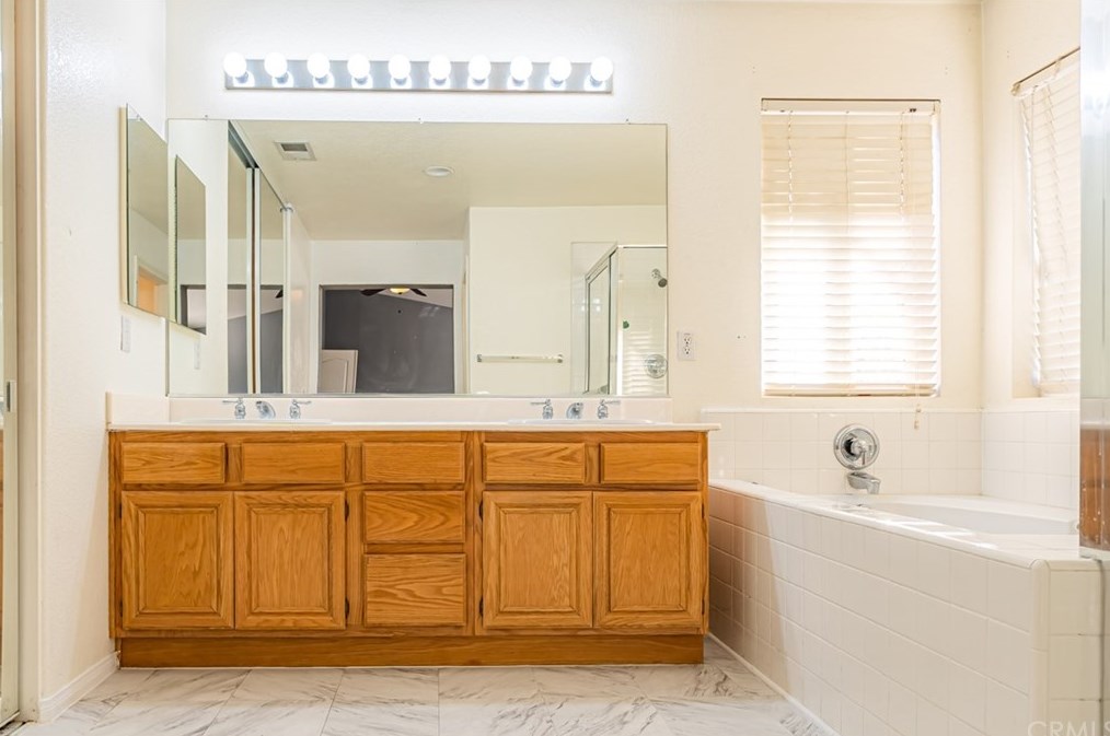 39516 Via Galletas, Murrieta CA exterior