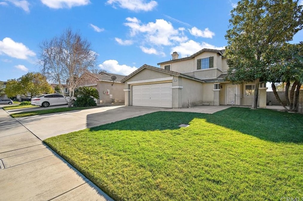 15413 Citation Ave, Fontana, CA 92336-4111