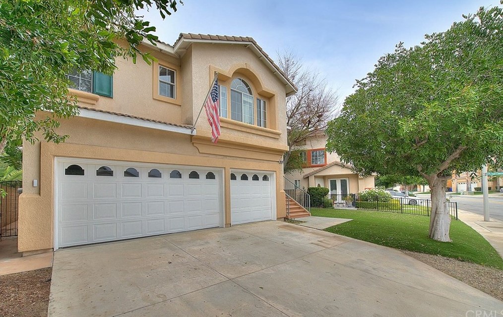 16640 Colonial Dr, Fontana, CA 92336-5628