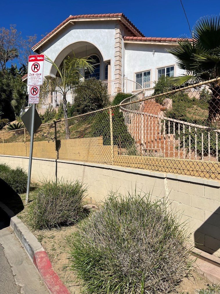 3173 Weldon Ave, Los Angeles, CA 90065-2954