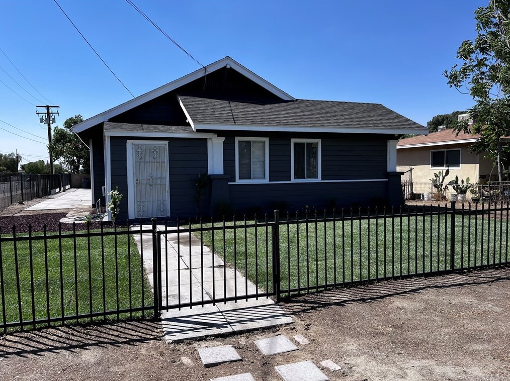 683 W Main St, San Jacinto, CA 92583