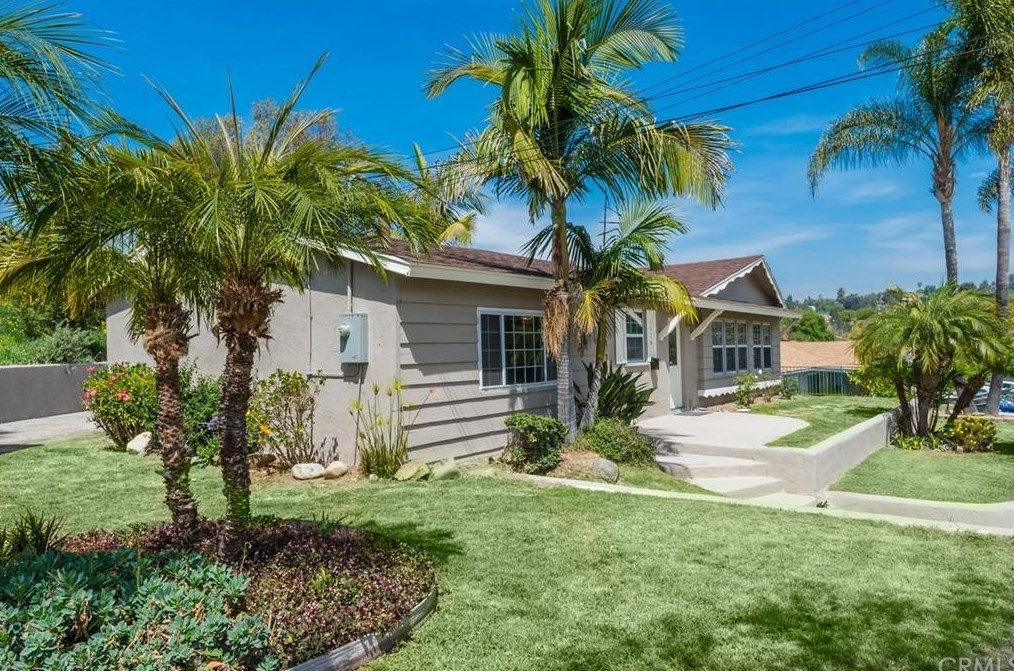 1528 Folkestone St, Spring Valley, CA 91977-3727
