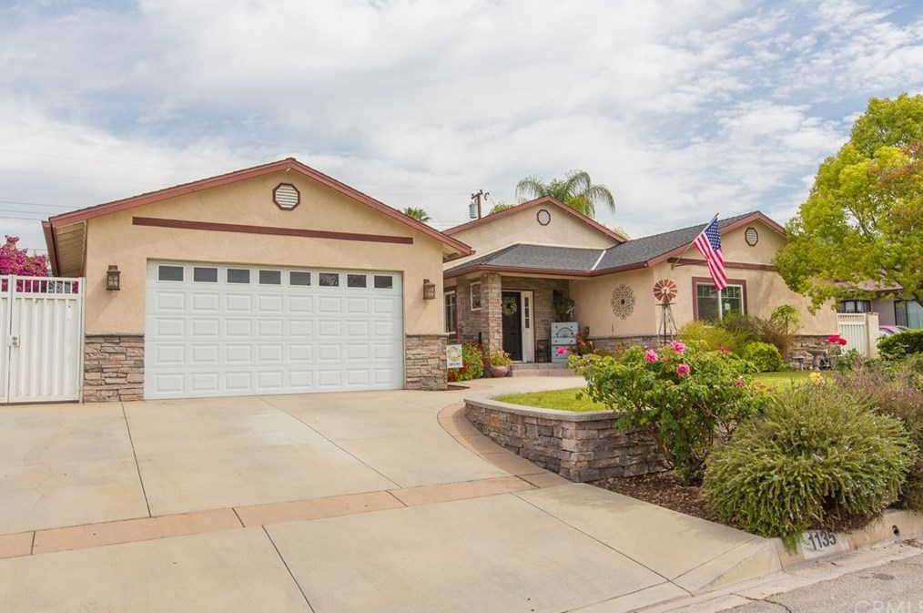 1135 E Mountain View Ave, Glendora, CA 91741
