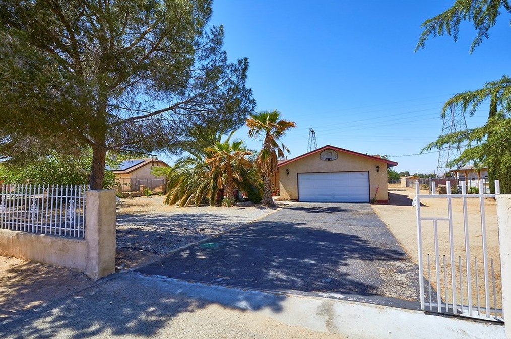 17580 Seaforth St, Hesperia, CA 92345-7269