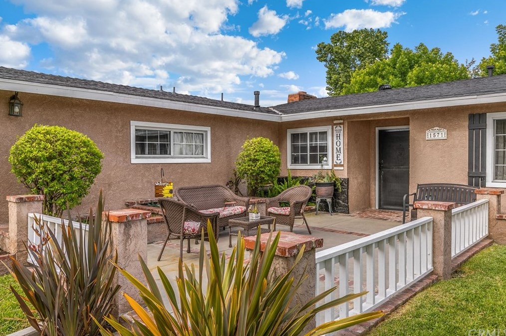 1571 N 1st Ave, Upland, CA 91786
