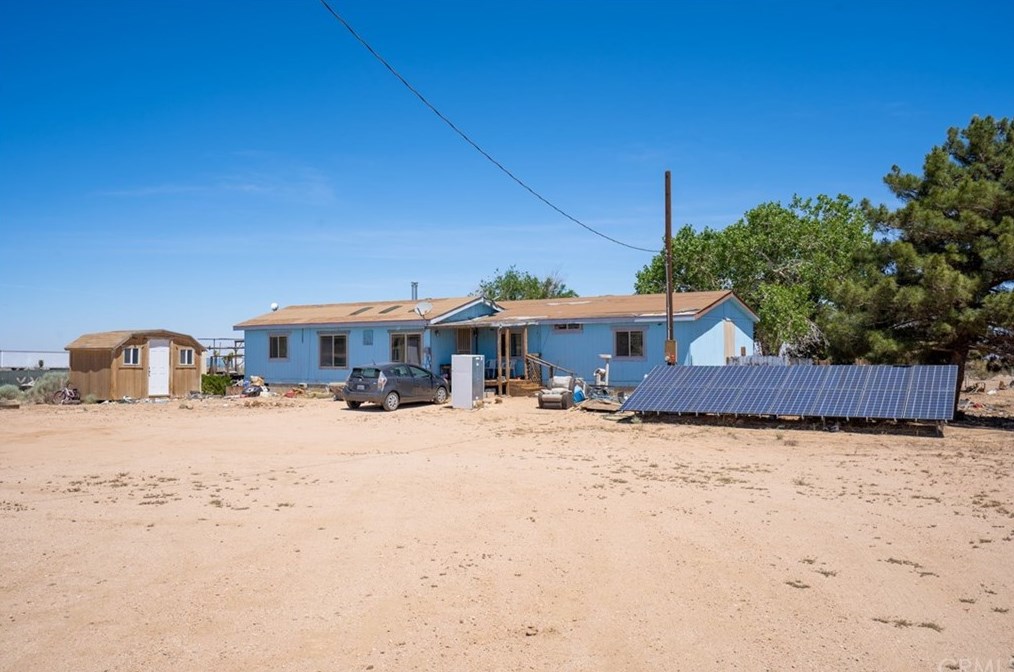 8424 7th St, Phelan, CA 92371