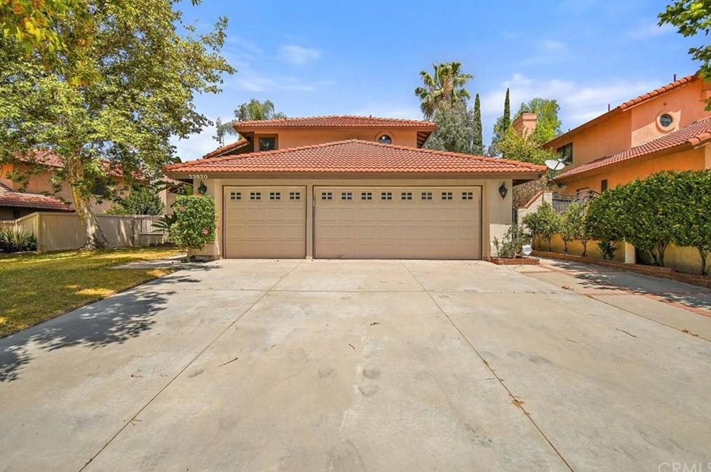 23820 Redbark Dr, Moreno Valley, CA 92557-3967