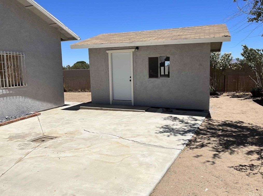 15408 Palm St, Hesperia, CA 92345