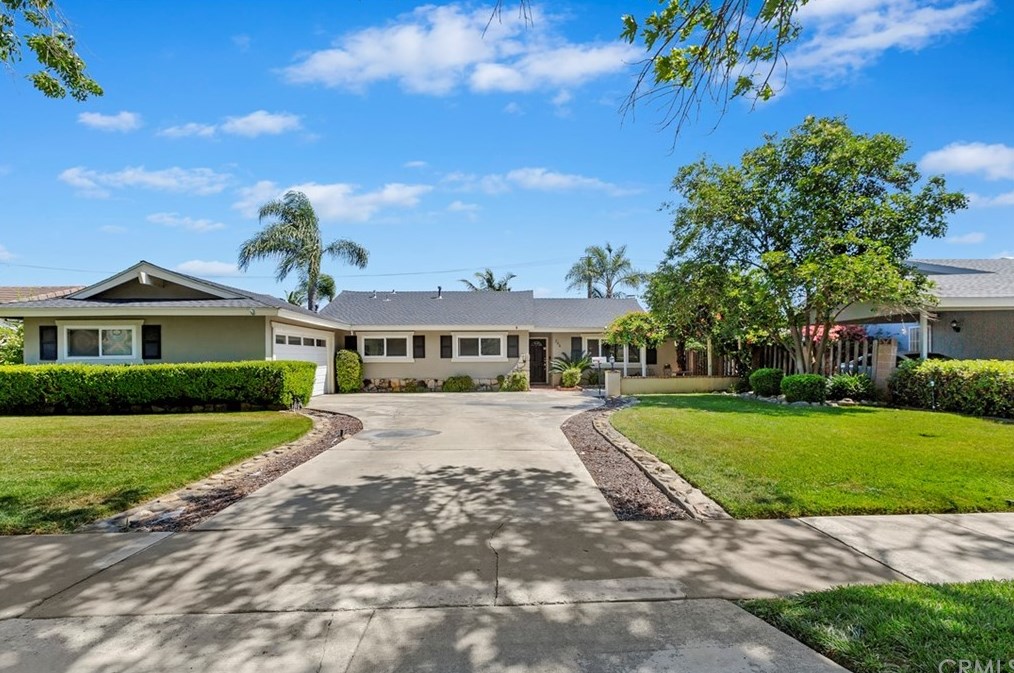 266 E Nisbet Dr, Upland, CA 91786