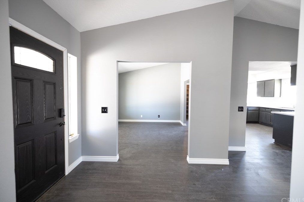 11572 Sierra Vista Rd, Phelan, CA