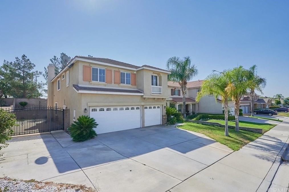 6165 Hetty St, Fontana, CA 92336-1033