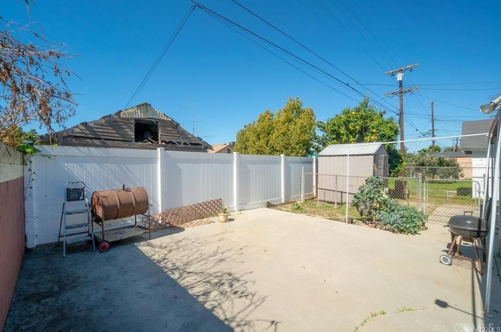 4227 Walton Ave, Los Angeles CA  90037-2427 exterior