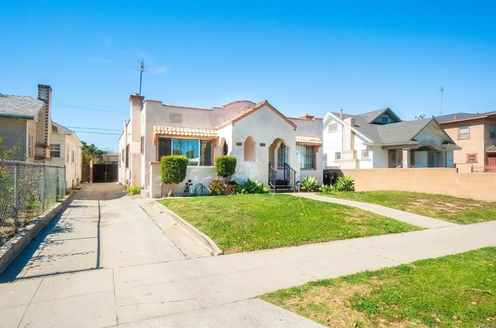 4227 Walton Ave, Los Angeles CA  90037-2427 exterior