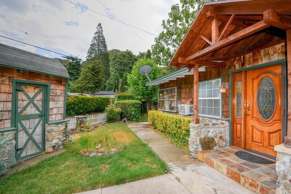 13945 Meadow Ln, Lytle Creek, CA 92358