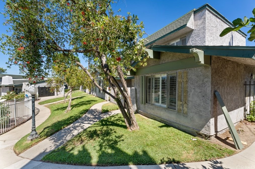 3600 Mountain Ave #12f, San Bernardino, CA 92404