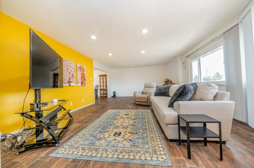 19280 Yanan, Apple Valley, CA 92307