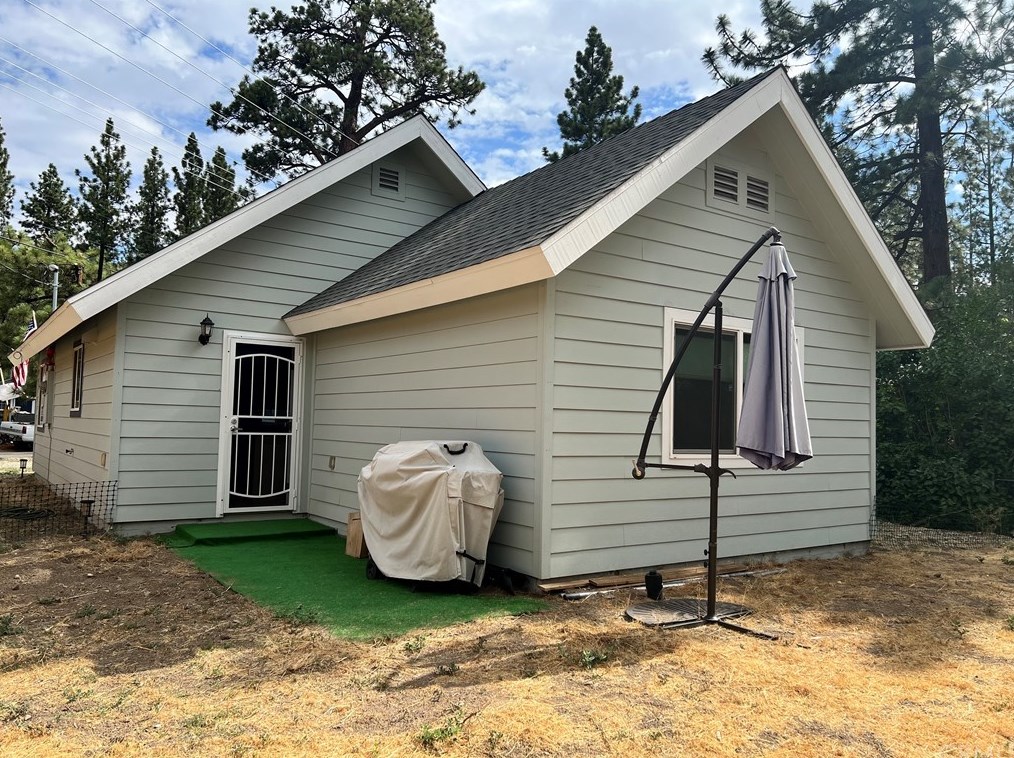 204 W North Shore Dr, Big Bear City, CA 92314