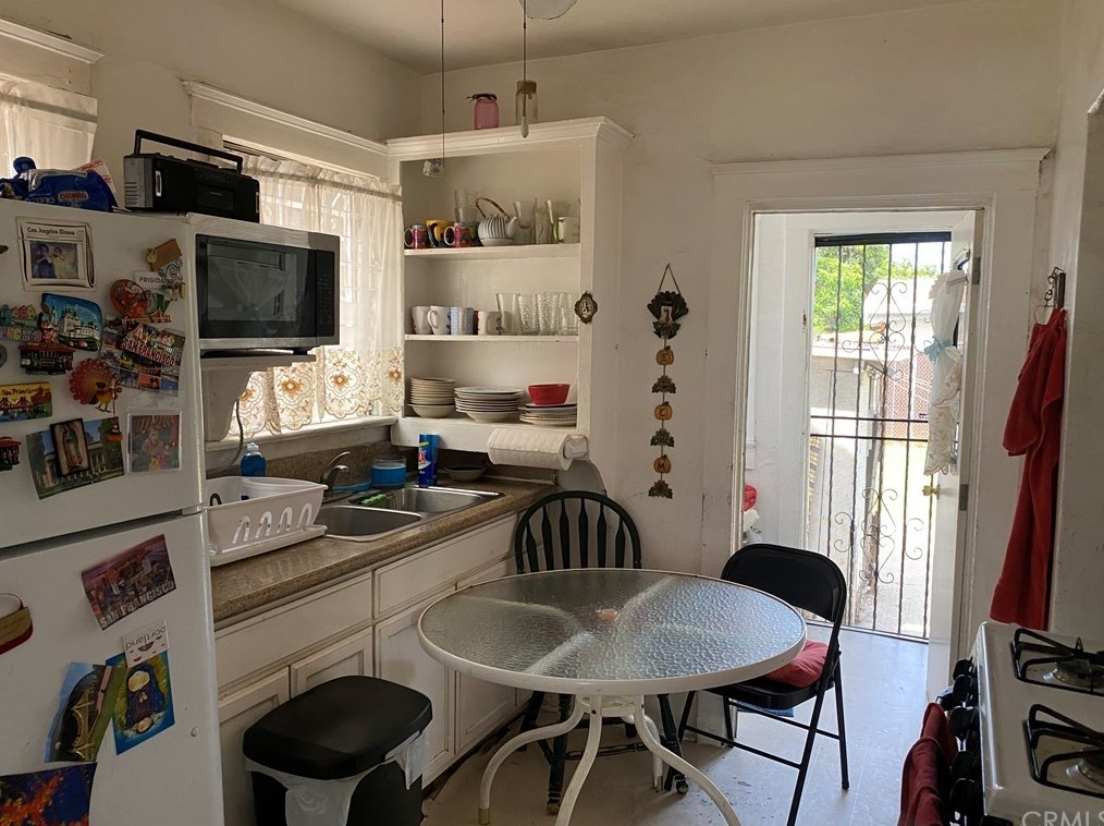 343 Marianna Ave, Los Angeles CA  90040-5443 exterior