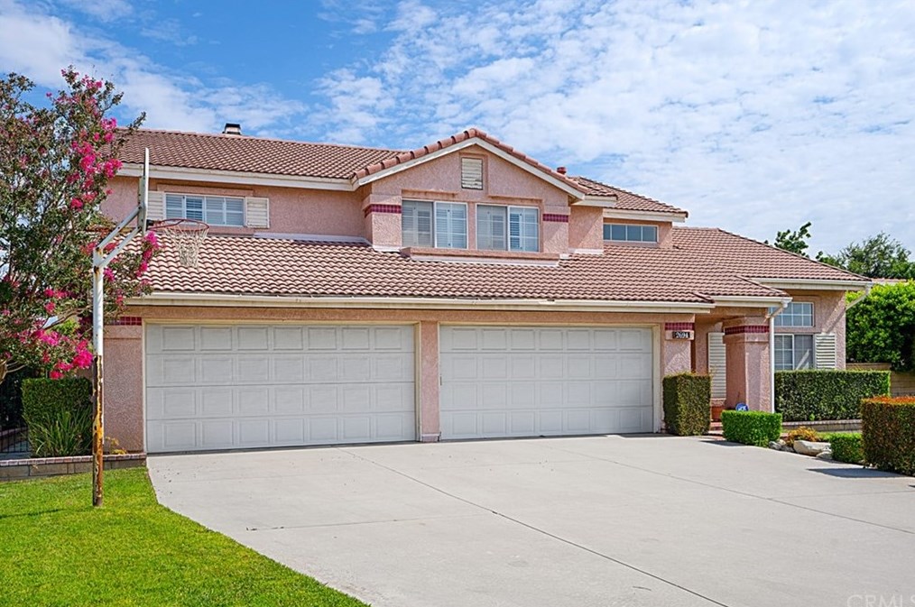 2694 La Morada Dr, Rialto, CA 92377