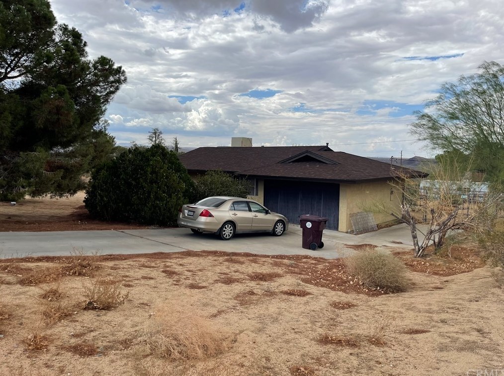 60450 Latham Trl, Joshua Tree CA 92252-2815 exterior
