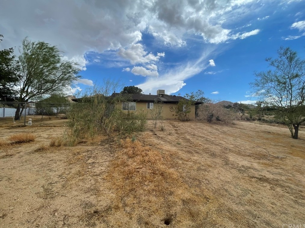 60450 Latham Trl, Joshua Tree CA 92252-2815 exterior