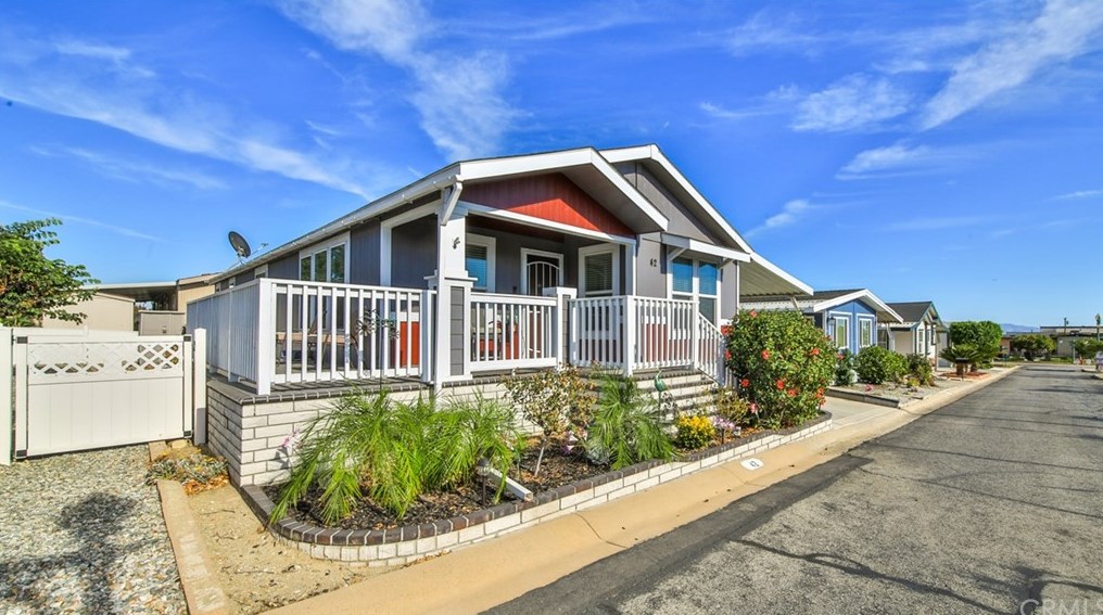 1400 W 13th St #42, Upland, CA 91786