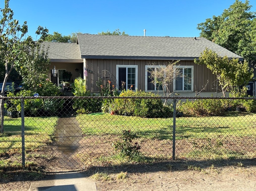 15357 Pine Ave, Fontana, CA 92335-4370